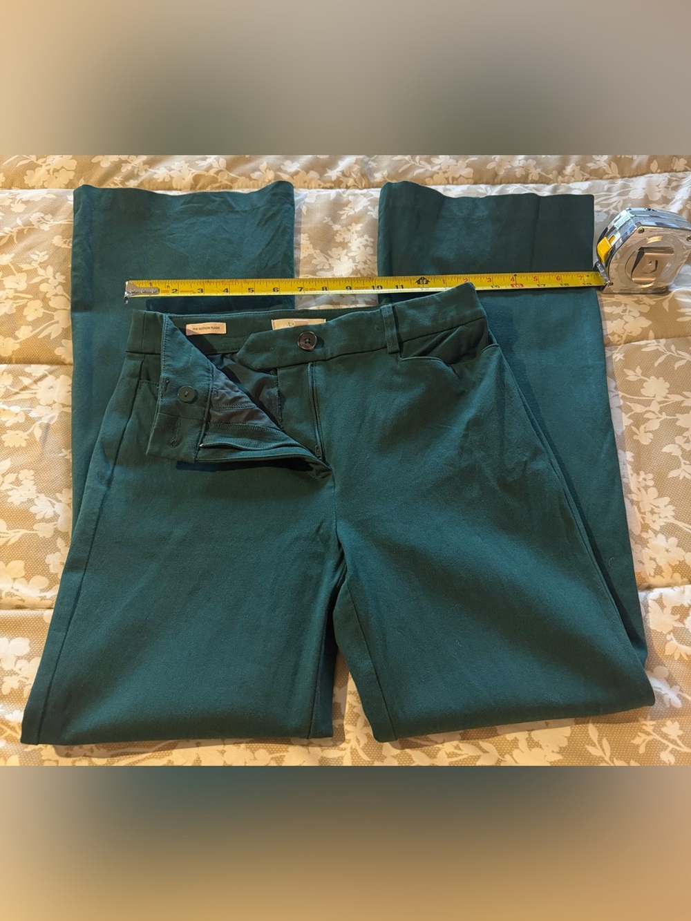 LOFT SUTTON FLARE GREEN BISTRETCH PANTS SIZE 0